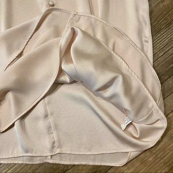 SOLD 💕NWT Express Button Front Light Pink Satin Barcelona Cami - Picture 9 of 14